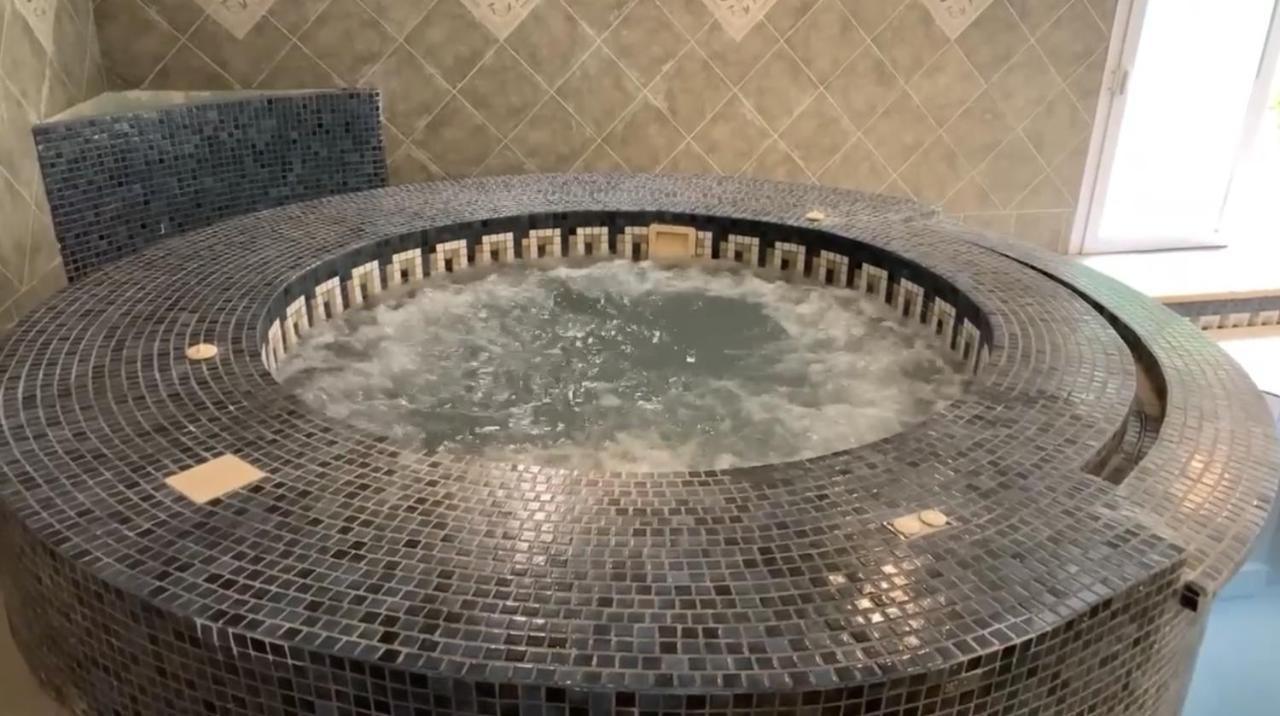 La Grignotiere Lodge & Spa Crecy-la-Chapelle Ngoại thất bức ảnh